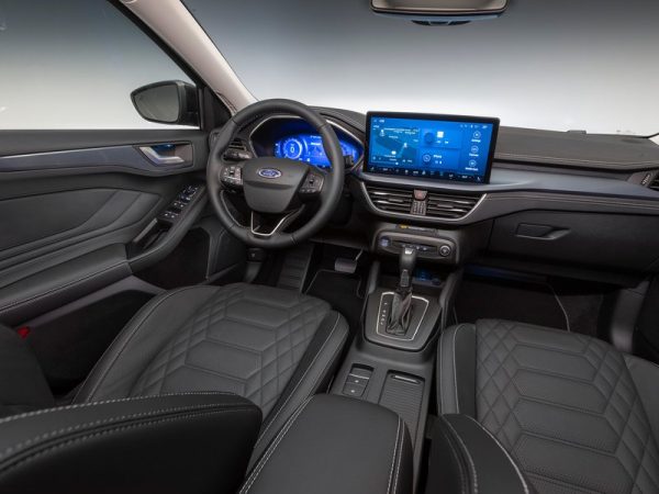 Ford Focus 1.5 Ecoblue 115cv Titanium Business  Auto - immagine 2
