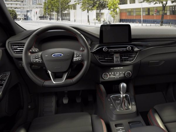Ford Kuga 2.5 Benzina Fhev 180cv 2wd Titanium auto - immagine 2