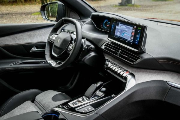 Peugeot 3008 Plug-In Hybrid 195 E-Dcs7 Allure - immagine 2
