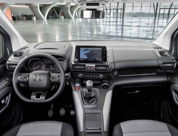 Toyota Proace 50 Kwh L1 D 10q Active - immagine 2