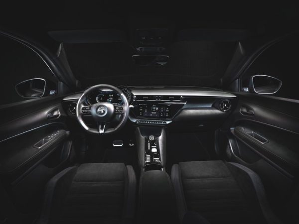 Alfa Romeo Junior 1.2 136CV Hybrid eDCT6 - immagine 2