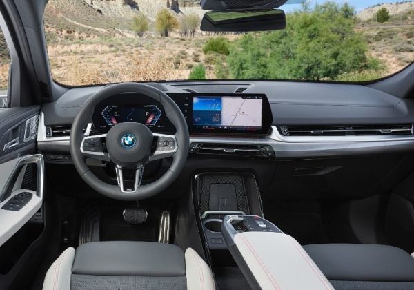 Bmw Ix2 Edrive 20 - immagine 2
