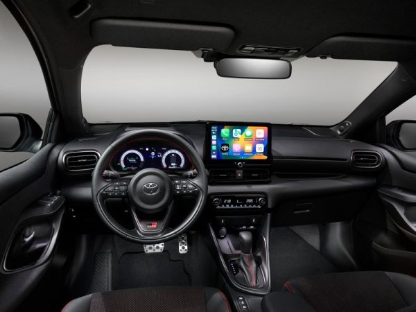 Toyota Yaris Hybrid Trend My24 - immagine 2