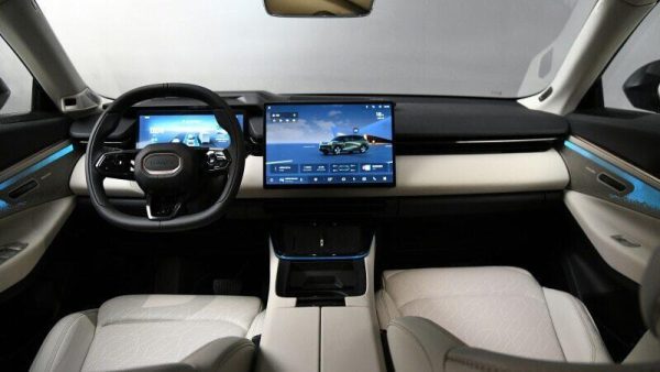 Lynk& & CO 08 1.5 PHEV CORE AUTO - immagine 2