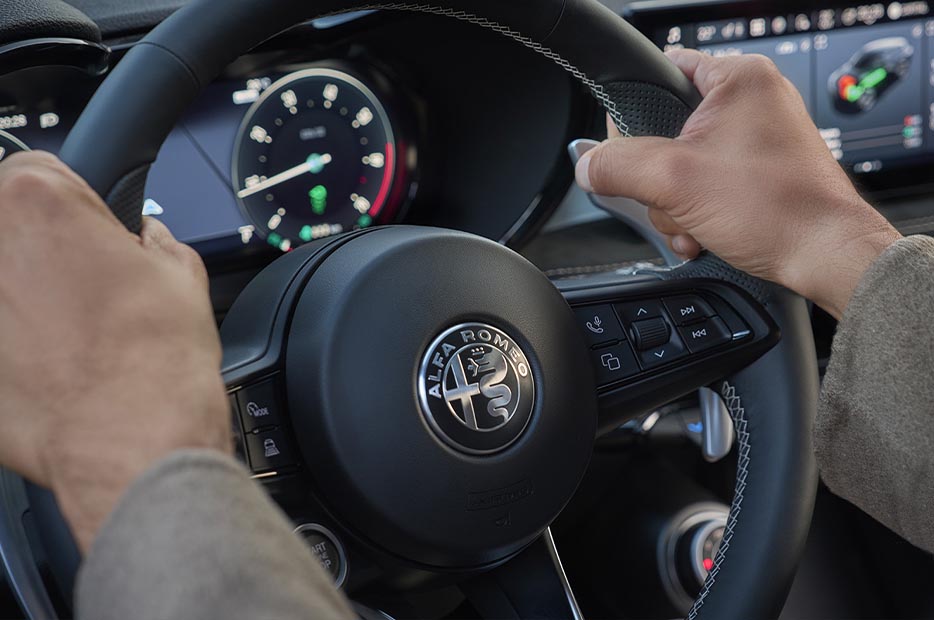 nuova alfa romeo tonale interni