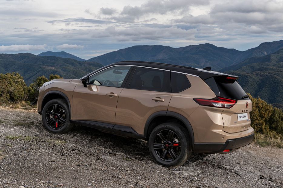 Nuova Nissan X-Trail laterale