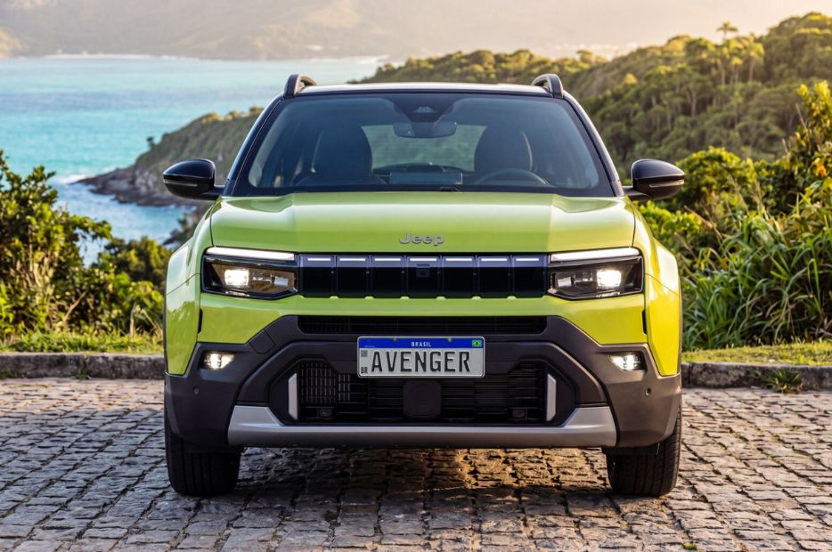 nuova jeep avenger frontale