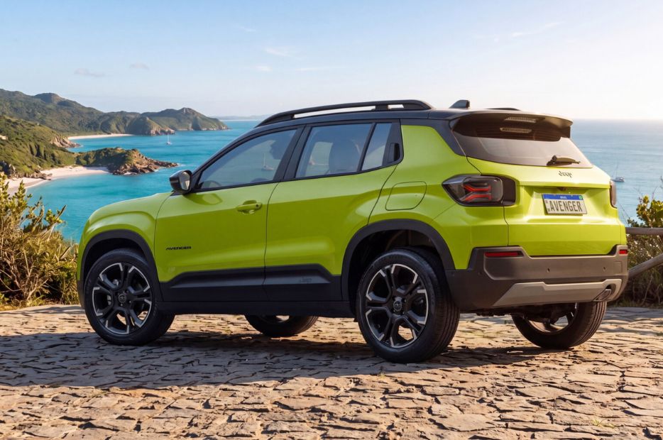 nuova jeep avenger laterale