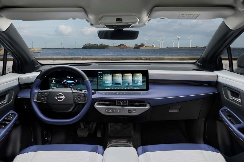 nuova nissan leaf interni