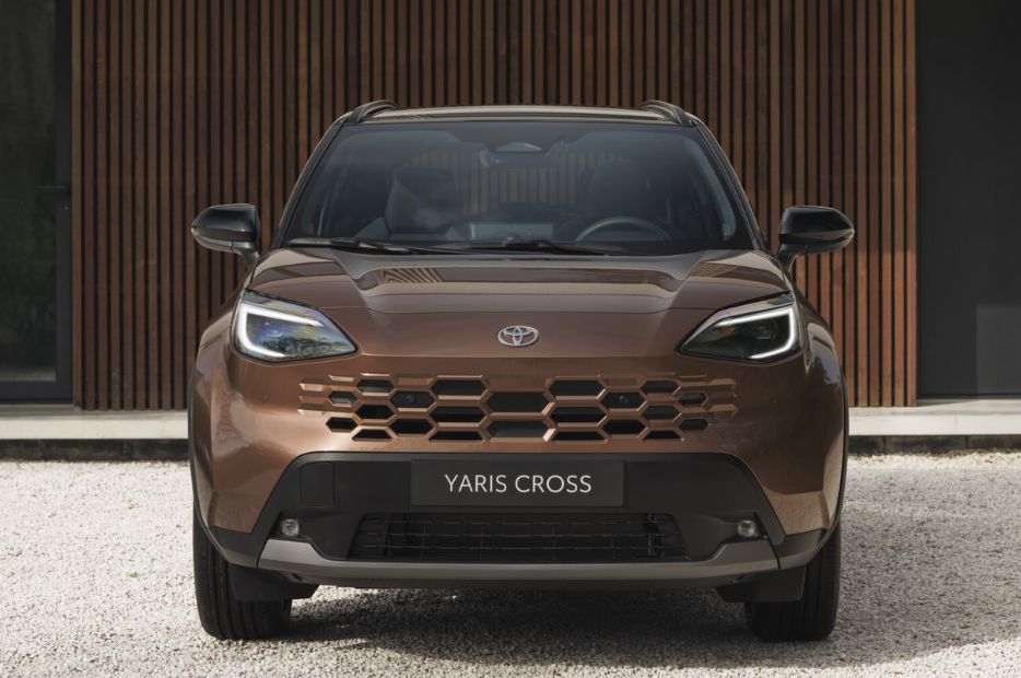 nuova toyota yaris cross 2026 frontale