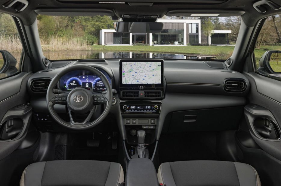 nuova toyota yaris cross 2026 interni