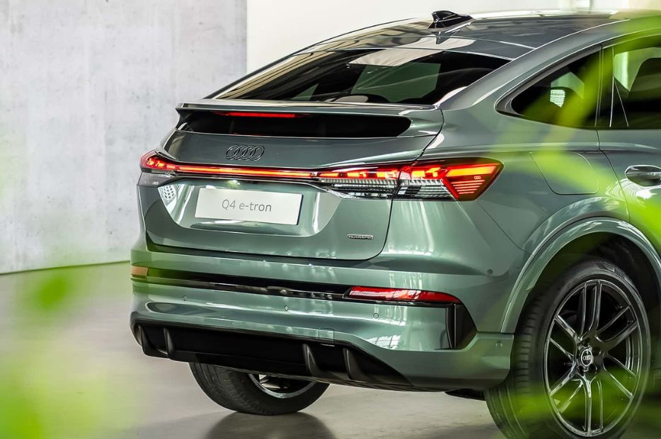 audi q4 e tron fari retro