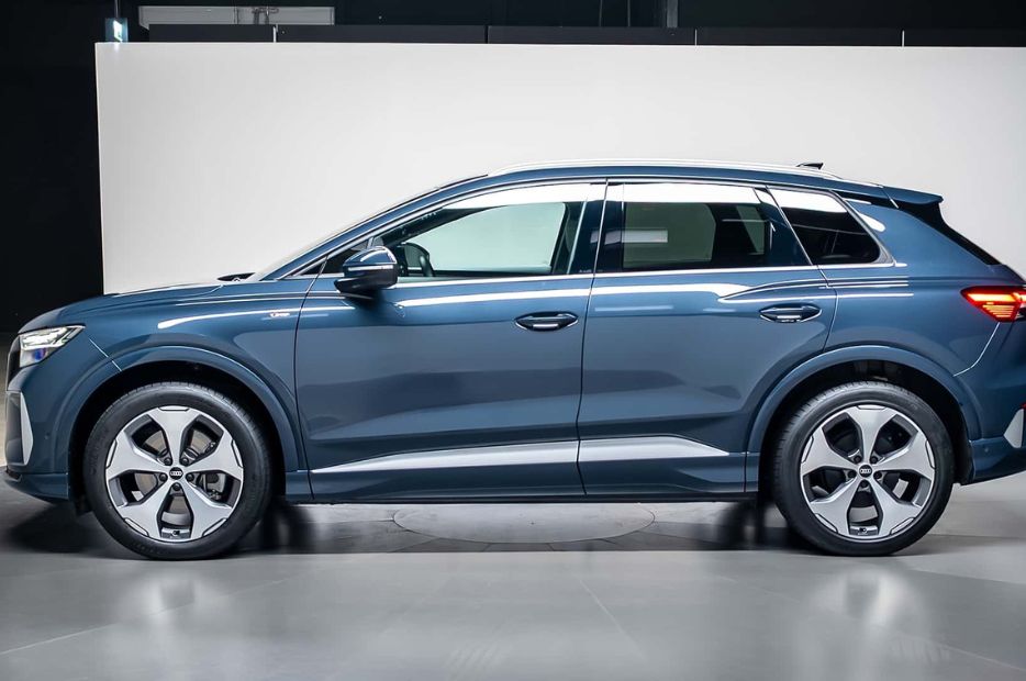audi q4 e tron laterale