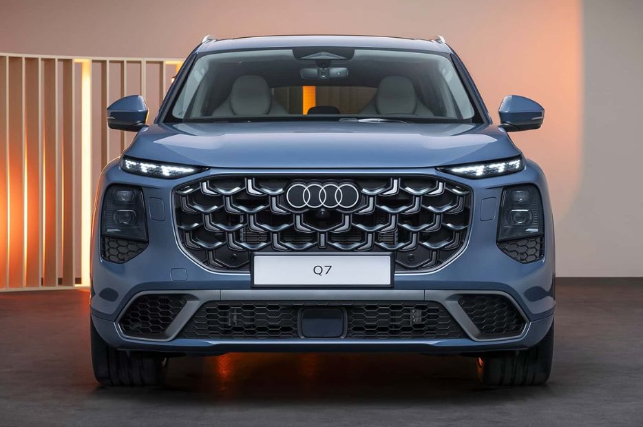 nuova audi​ q7 frontale