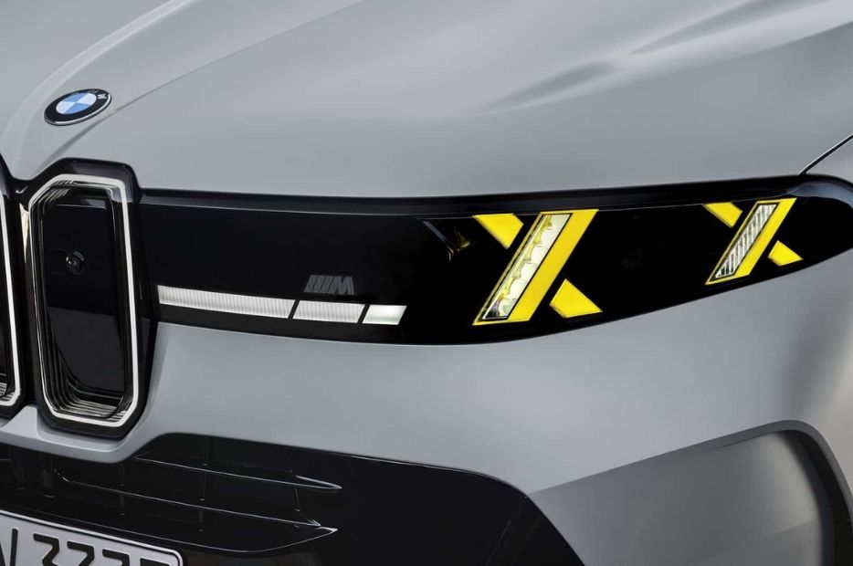 nuova bmw x5 dettaglio fari