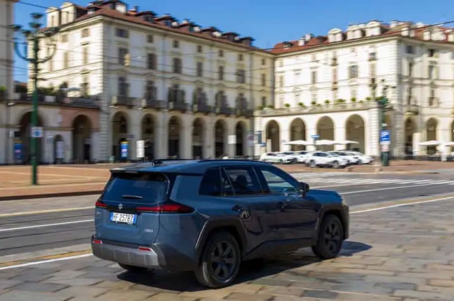 nuova suzuki across